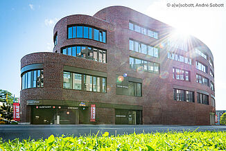 Exterior view of the Hanover Vahrenwald office and commercial building.