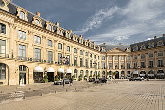 Prestiżowy hotel Ritz w Paryżu przy Place Vendôme.