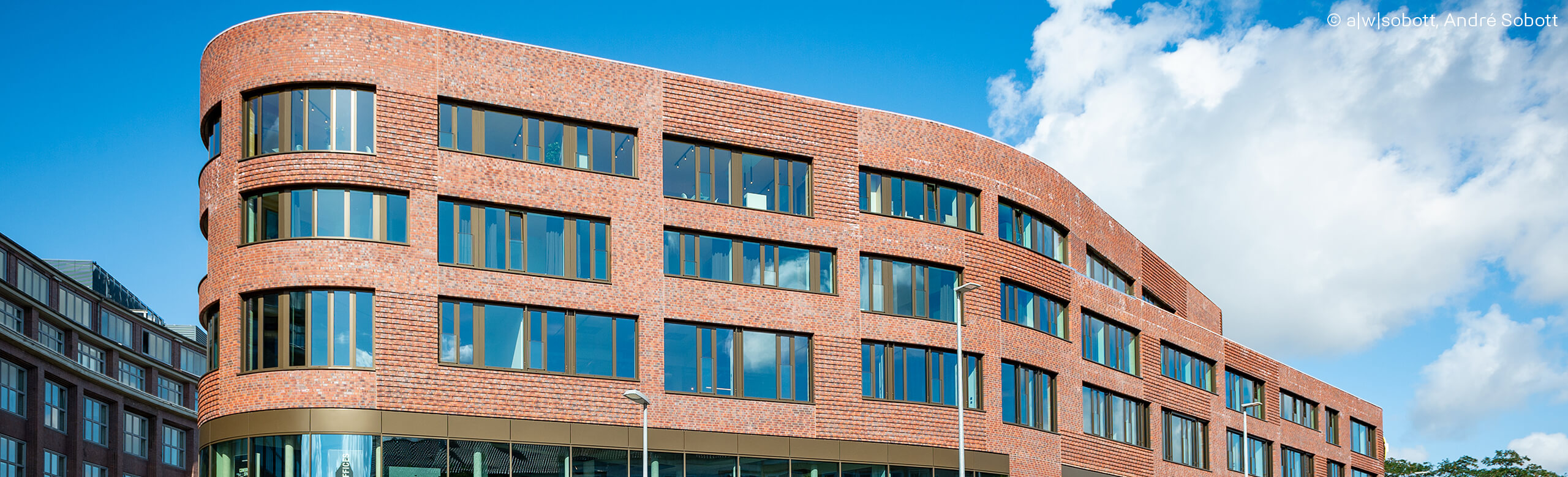 View of the upper floors of the mixed-use building in Hanover Vahrenwald.